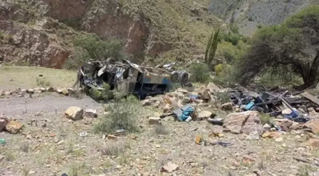 Bus accident in Bolivia: 31 dead, 15 injured.