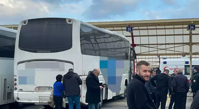 On the bus, everyone thought the old man was just sleeping for 700 kilometers, but it was revealed during the break that he had passed away.