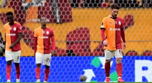 Galatasaray, which drew 2-2 with AZ Alkmaar, was eliminated from the UEFA Europa League.