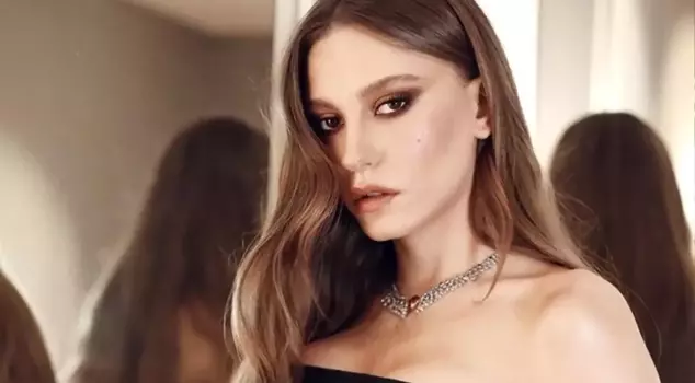 Serenay Sarıkaya appeared in Paris.