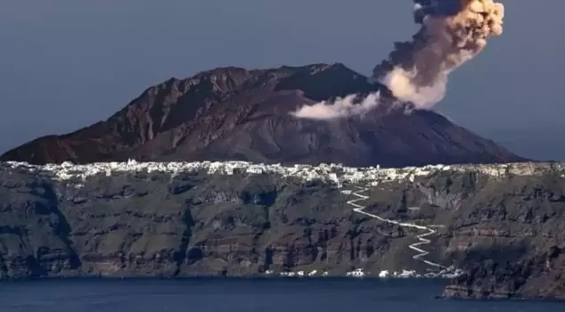 The volcano in Santorini has become active! A Greek expert has explained the two expected scenarios.