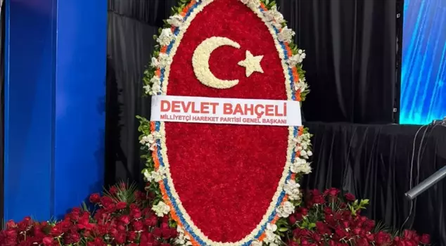 Bahçeli sent a wreath to the AK Party congress! The message is hidden in the number of flowers.