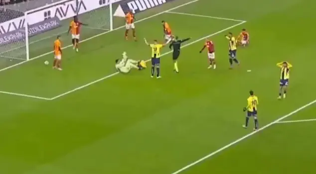 The goal scored by Fenerbahçe against Galatasaray was disallowed.