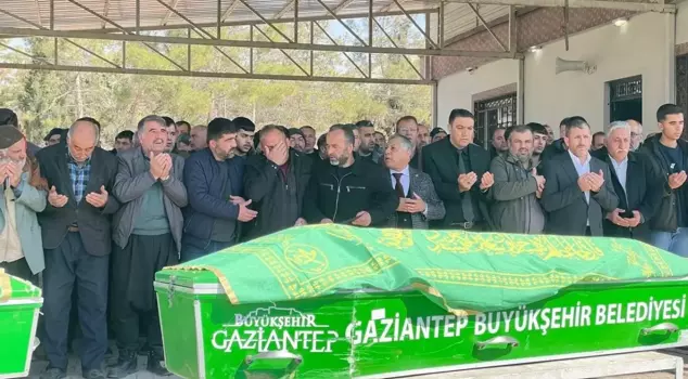 The heartbreaking scene at the funeral of three siblings who died from gas leaking from the stove.