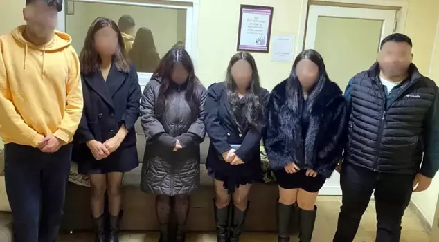 Four people who forced women into prostitution were arrested.