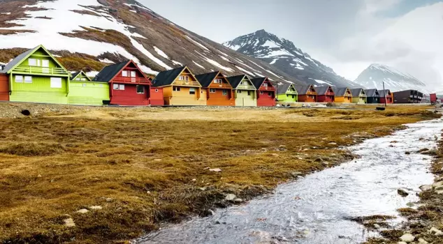 Turkish citizens have been granted the right to acquire property and reside in the Svalbard archipelago.