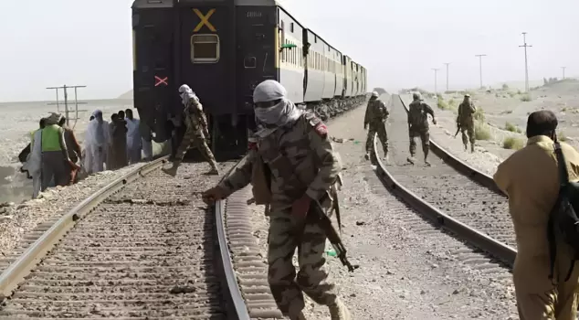 The hostage crisis on the train continues! 155 people have been rescued, and 27 militants have been killed.