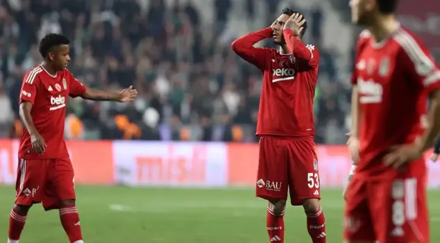 Beşiktaş, 2 red cards received by Konyaspor and lost the match, experienced a first in its history.