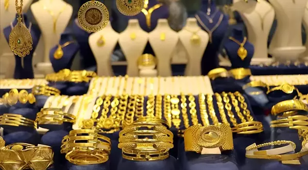 The sale of cut gold by jewelers has been banned.