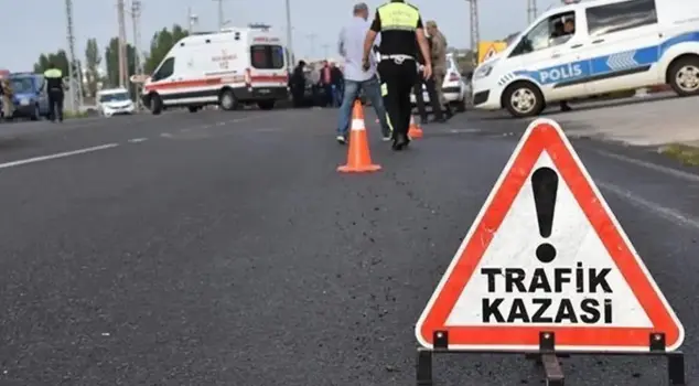 In Isparta, two vehicles collided head-on.