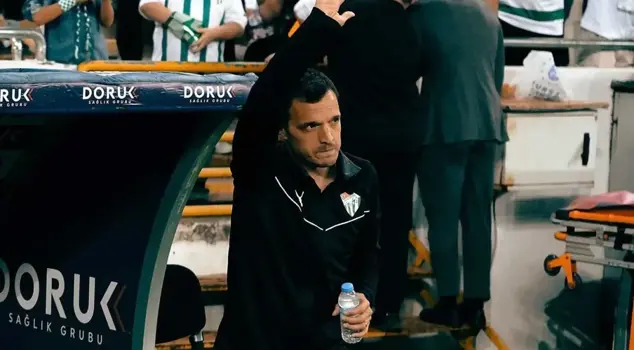 Bursaspor, Batalla ile yollarını ayırarak teknik direktörlük görevine Adem Çağlayan'ı getirdi. 

Bursaspor parted ways with Batalla and appointed Adem Çağlayan as the head coach.