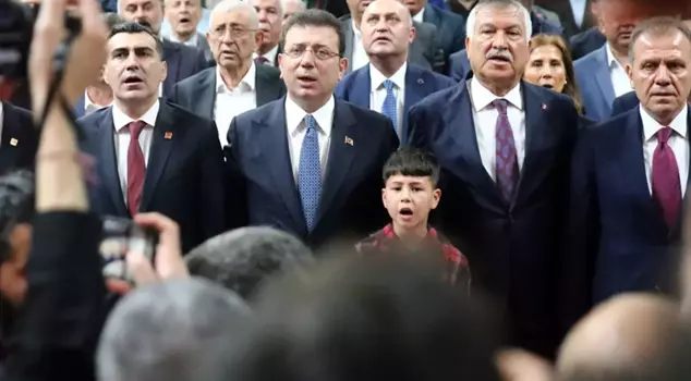 CHP выходит на улицы в поддержку Имамоглу.
