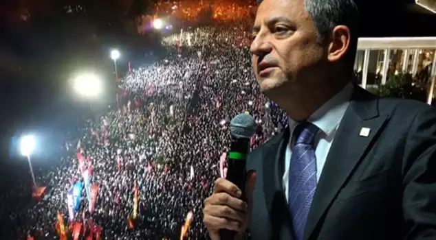 The leader of the CHP, Özgür Özel, once again addressed the crowd gathered in Saraçhane.