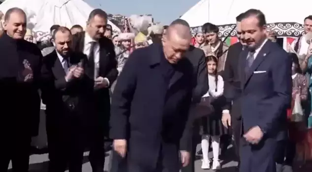 Nowruz celebration in Istanbul! President Erdoğan lit the fire and jumped over it.