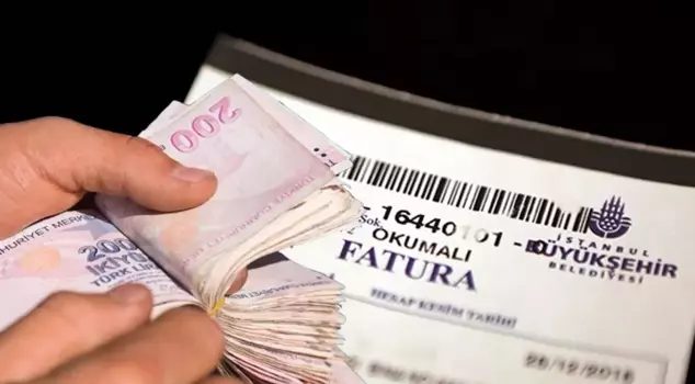 İstanbul'da fatura krizi! Sayaçlar okunamadı, 4 kat fazla ödeme çıktı. 

ترجمة: أزمة الفواتير في إسطنبول! لم يتم قراءة العدادات، وظهرت فواتير بأربعة أضعاف المبلغ.