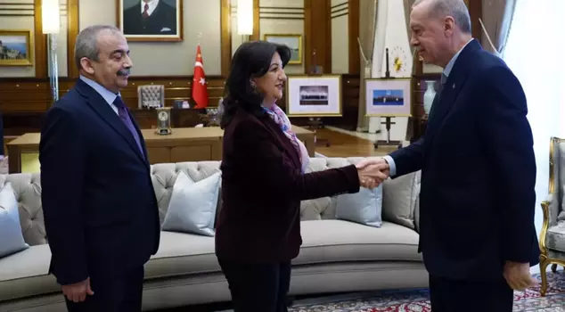 Cumhurbaşkanı Erdoğan'la görüşen DEM Parti'den açıklama cümlesinin Arapça tercümesi:

