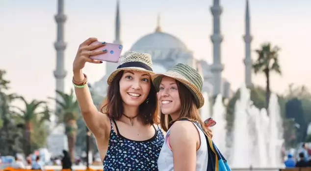 تركيا استقبلت أكبر عدد من السياح من إيران وروسيا.