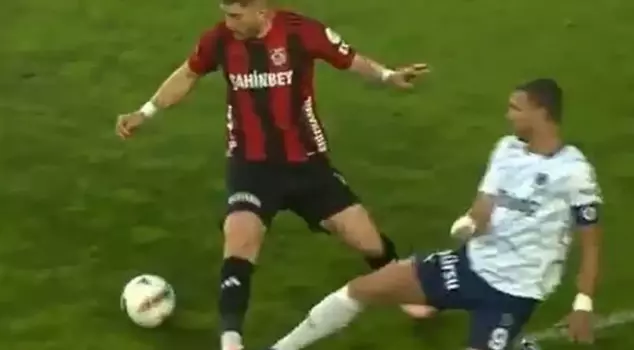 VAR didn't intervene! Here is the situation where Fenerbahçe was expecting a penalty.