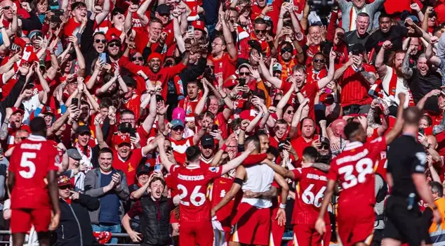 At the top, the trophies are equalized! Liverpool became the champion in the English Premier League.