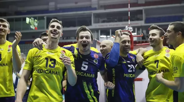 Fenerbahçe is the third in the Efeler League! The Canaries will compete in the CEV Cup.
