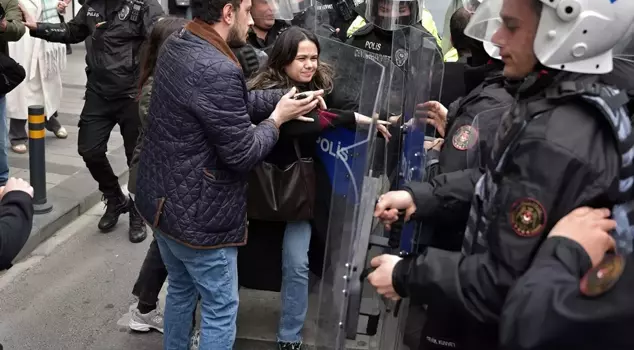 In the events that occurred on May 1st, 409 people were detained.