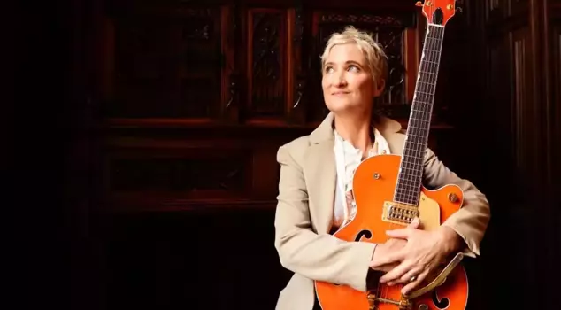 American singer Jill Sobule has died in a fire at her home.