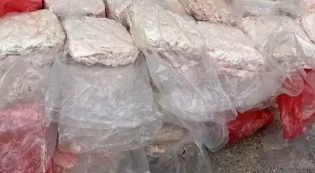 In Şırnak, 2.5 tons of illegal meat were seized in a truck bed.