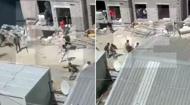 İstanbul'da inşaat işçileri arasında kavga! Birbirlerine kalas ve demirlerle saldırdılar. 

ترجمة: 
شجار بين عمال البناء في إسطنبول! هاجموا بعضهم البعض بالأخشاب والحديد.