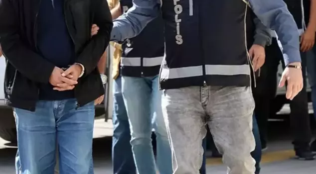 في كاديكوي، بالقرب من منصة حزب الشعب الجمهوري، نشبت مشاجرة! تم اعتقال 3 أشخاص.