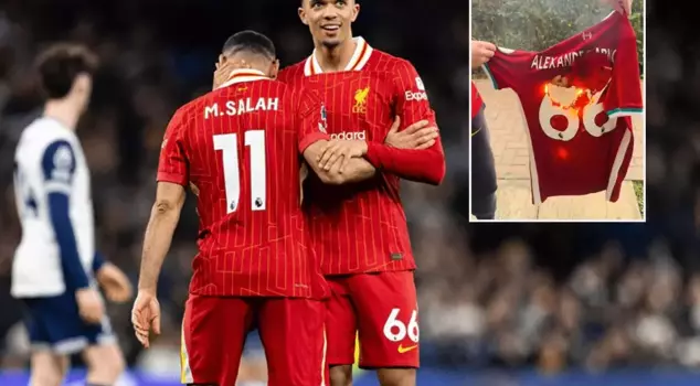 لعبت جماهير ليفربول دورًا كبيرًا في عدم تحمل الفراق، حيث أحرقت قميص اللاعب النجم.