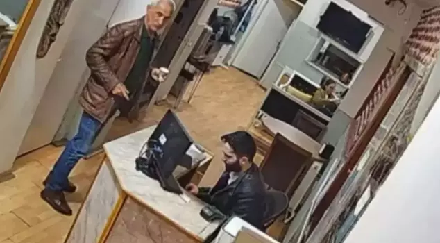 أُغلق الفندق الذي أقام فيه سيلتشوك تينجيوغلو، الذي هاجم أوزغور أوزيل.