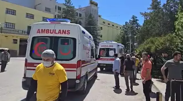 Explosion in a factory: 1 seriously injured, 8 wounded.