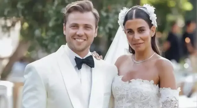Zeynep Mayruk and Tolga Sarıtaş announced the gender of their baby.