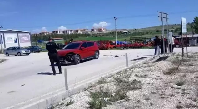A motorcycle collided with a car in Burdur! A 22-year-old young man lost his life.