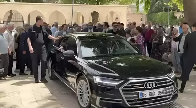 Müsavat Dervişoğlu entered the holy place using a vehicle.