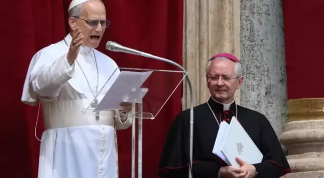 Pope Francis emphasizes Gaza and Ukraine in the first Sunday prayer of Pope Leo XIII.