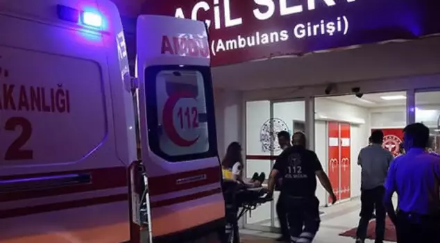 The trash disposal debate in Bursa turned into a sword fight! Three people were injured.