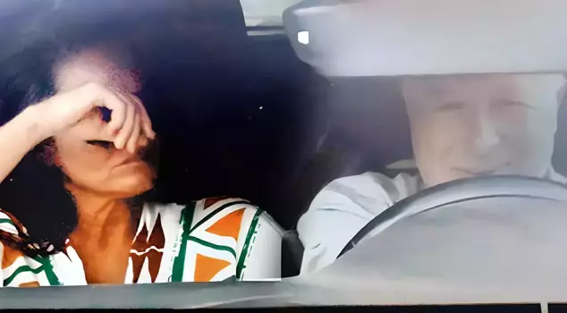 Eda Taşpınar's tough moments in traffic! She tried to hide with her hands.