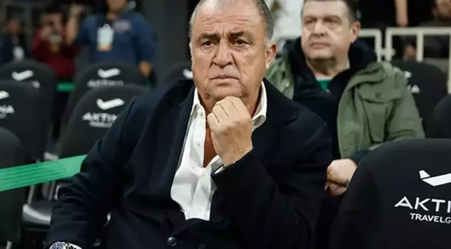 Everyone is talking about the flag that Fatih Terim hung in the garden of his house.