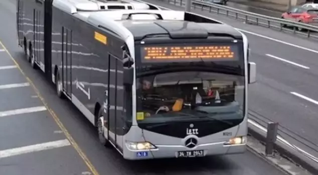 A fire broke out on the metrobus in Okmeydanı, Istanbul.