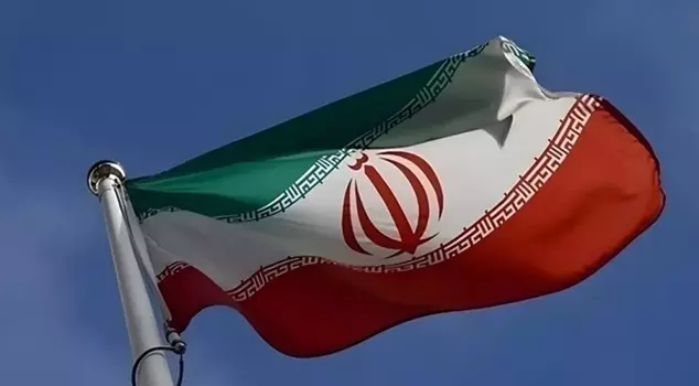 PKK's dissolution decision was followed by a statement from Iran. 

Arapça çevirisi:
بعد قرار حل حزب العمال الكردستاني، صدرت أيضًا بيان من إيران.