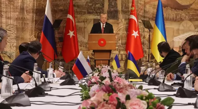 The world's eyes are on this summit! The Russian delegation has arrived in Istanbul.