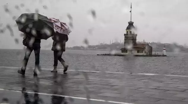 AKOM has issued a thunderstorm and heavy rain warning for Istanbul.