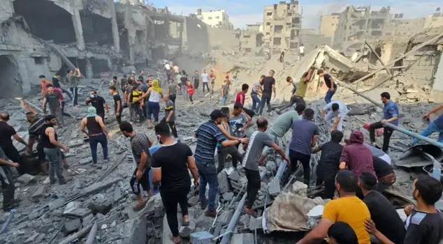 Israel bombarded throughout the night! There are over 100 dead.