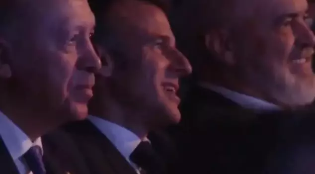 Colorful moments at the summit! Erdoğan was shown an AI-generated image of his childhood.