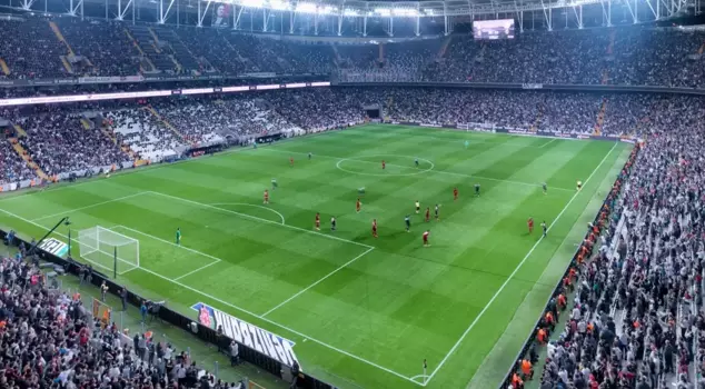 Beşiktaş is acquiring a player from a 1st League team.