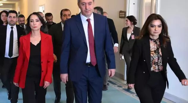 The DEM delegation has started its tour of political parties! The first visit is to DEVA.