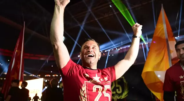 Galatasaray has launched its jerseys for sale: Here is the new 5-star logo.