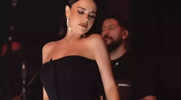 Shaken by her sister's death, Simge Sağın experienced difficult moments on stage.