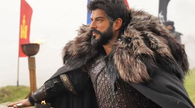 Burak Özçivit is in love! Romantic post with Fahriye Evcen.